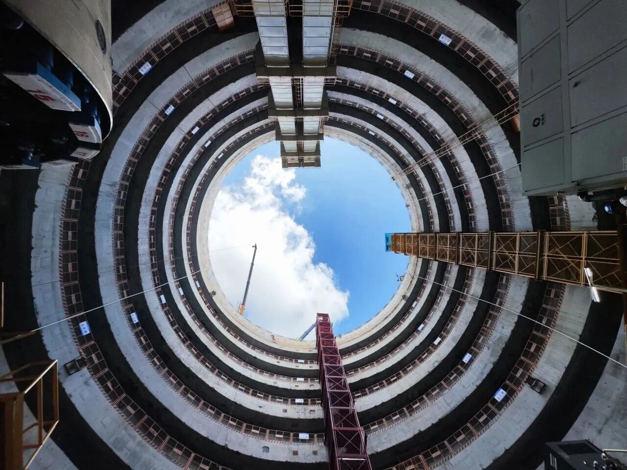 深圳这条城际铁路，实现双线洞通！